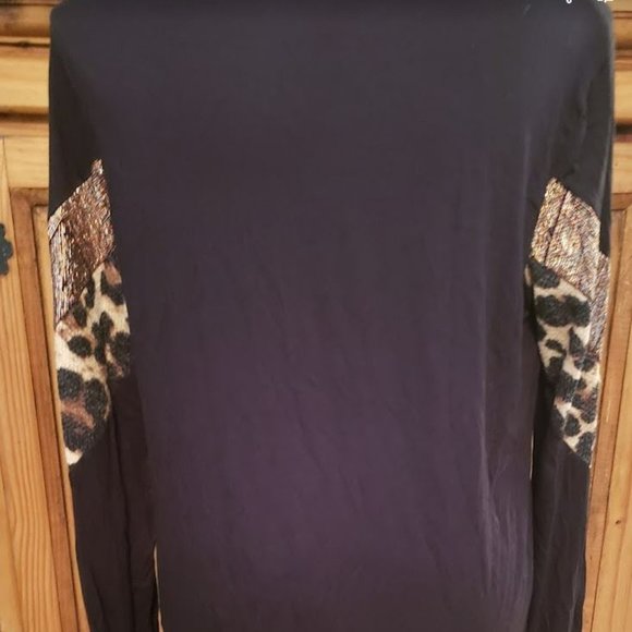 Celeste Leopard Metallic Print Color Block Top 2X - Picture 2 of 4